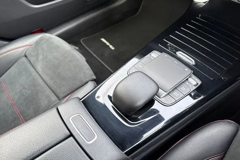 CX70JFY Mercedes-Benz A Class 1.3 A200 AMG Line 7G-DCT Euro 6 (s/s) 5dr Thumbnail #24