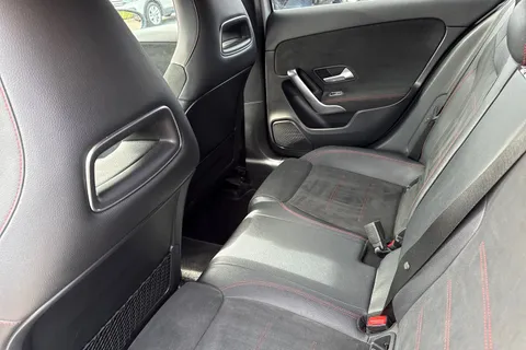 CX70JFY Mercedes-Benz A Class 1.3 A200 AMG Line 7G-DCT Euro 6 (s/s) 5dr Thumbnail #32