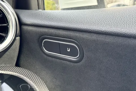 CX70JFY Mercedes-Benz A Class 1.3 A200 AMG Line 7G-DCT Euro 6 (s/s) 5dr Thumbnail #43