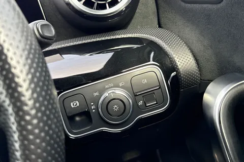 CX70JFY Mercedes-Benz A Class 1.3 A200 AMG Line 7G-DCT Euro 6 (s/s) 5dr Thumbnail #44