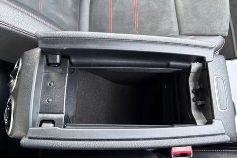 CX70JFY Mercedes-Benz A Class 1.3 A200 AMG Line 7G-DCT Euro 6 (s/s) 5dr Thumbnail #60