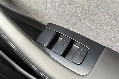 MF25WWG Tesla Model 3 Long Range Auto RWD 4dr Thumbnail #40