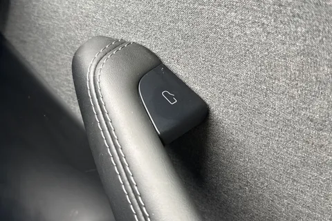 MF25WWG Tesla Model 3 Long Range Auto RWD 4dr Thumbnail #41