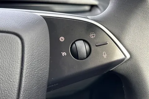 MF25WWG Tesla Model 3 Long Range Auto RWD 4dr Thumbnail #43