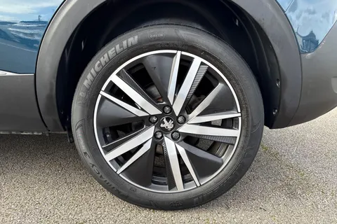 YO72FCL PEUGEOT 5008 1.2 PureTech GT Premium EAT Euro 6 (s/s) 5dr Thumbnail #13