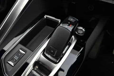 YO72FCL PEUGEOT 5008 1.2 PureTech GT Premium EAT Euro 6 (s/s) 5dr Thumbnail #24