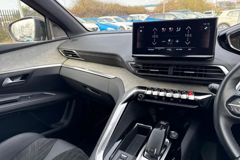 YO72FCL PEUGEOT 5008 1.2 PureTech GT Premium EAT Euro 6 (s/s) 5dr Thumbnail #46