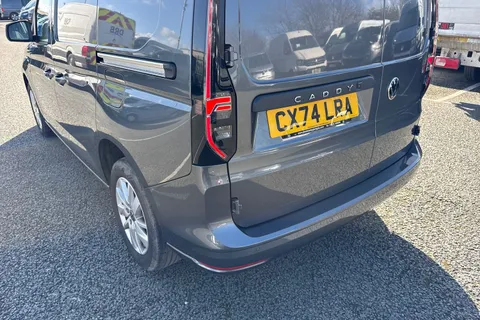 CX74LRA Volkswagen Caddy 2.0 TDI C20 Commerce Pro SWB Euro 6 (s/s) 5dr Thumbnail #7