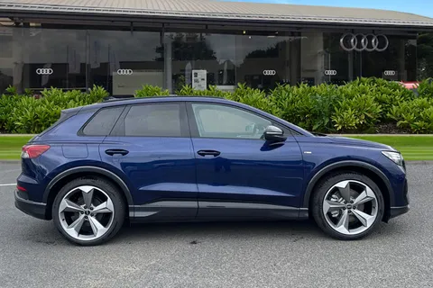 Audi Q4 e-tron 45 Black Edition Auto 5dr 82kWh Thumbnail #4