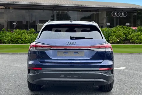 Audi Q4 e-tron 45 Black Edition Auto 5dr 82kWh Thumbnail #5