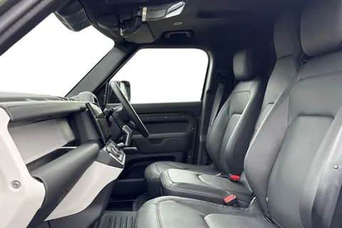 DV26XNL Land Rover Defender 110 3.0 D250 MHEV X-Dynamic HSE Hard Top SUV 5dr Diesel Auto 4WD MWB Euro 6 (s/s) (249 ps) Thumbnail #4