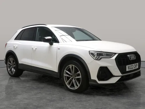 Thumbnail image for the Audi Q3 1.5 TFSI CoD 35 Black Edition   S Tronic