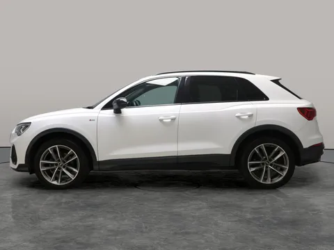 Thumbnail image for the Audi Q3 1.5 TFSI CoD 35 Black Edition   S Tronic