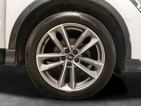 Thumbnail image for the Audi Q3 1.5 TFSI CoD 35 Black Edition   S Tronic