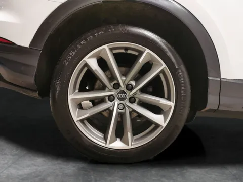 Thumbnail image for the Audi Q3 1.5 TFSI CoD 35 Black Edition   S Tronic
