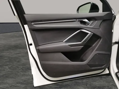 Thumbnail image for the Audi Q3 1.5 TFSI CoD 35 Black Edition   S Tronic