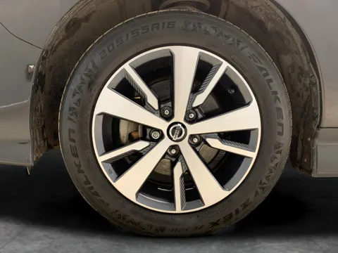 Thumbnail image for the Nissan LEAF 40kWh Acenta