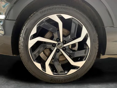 Thumbnail image for the Audi E-Tron 55 Black Edition   quattro 95kWh (11kW Charger)