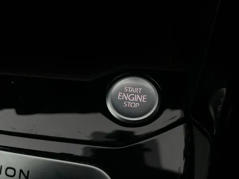 Thumbnail image for the Volkswagen T-Roc 2.0 TSI R   DSG 4Motion