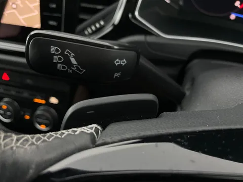 Thumbnail image for the Volkswagen T-Roc 2.0 TSI R   DSG 4Motion