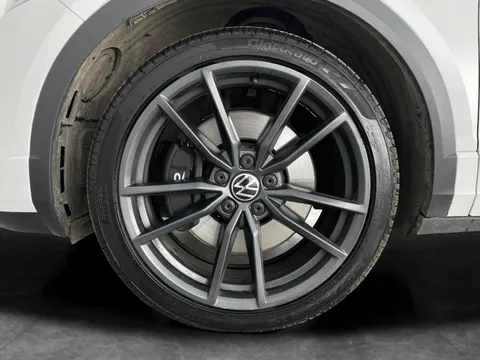 Thumbnail image for the Volkswagen T-Roc 2.0 TSI R   DSG 4Motion