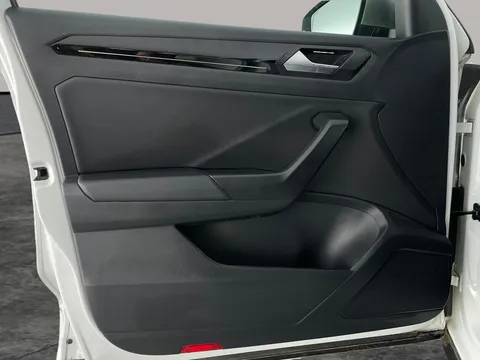 Thumbnail image for the Volkswagen T-Roc 2.0 TSI R   DSG 4Motion