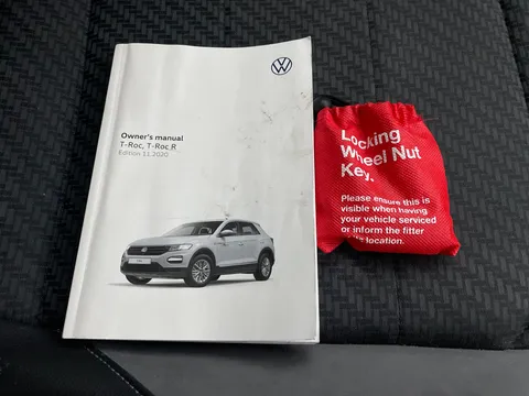 Thumbnail image for the Volkswagen T-Roc 2.0 TSI R   DSG 4Motion