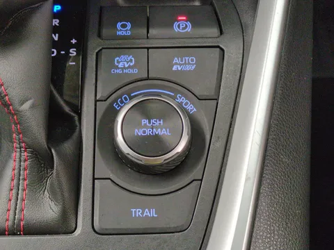 Thumbnail image for the Toyota RAV4 2.5 VVT-h 18.1 kWh Design   Plug-in  CVT 4WD