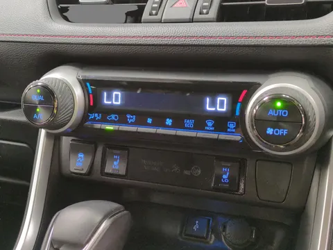 Thumbnail image for the Toyota RAV4 2.5 VVT-h 18.1 kWh Design   Plug-in  CVT 4WD