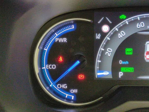 Thumbnail image for the Toyota RAV4 2.5 VVT-h 18.1 kWh Design   Plug-in  CVT 4WD