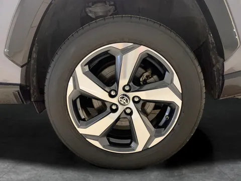 Thumbnail image for the Toyota RAV4 2.5 VVT-h 18.1 kWh Design   Plug-in  CVT 4WD
