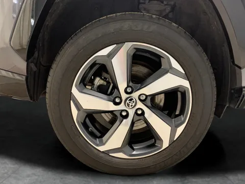 Thumbnail image for the Toyota RAV4 2.5 VVT-h 18.1 kWh Design   Plug-in  CVT 4WD