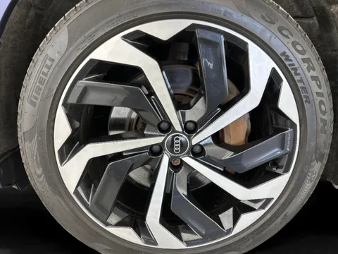 Thumbnail image for the Audi E-Tron 50 Black Edition Sportback  quattro 71.2kWh (11kW Charger)