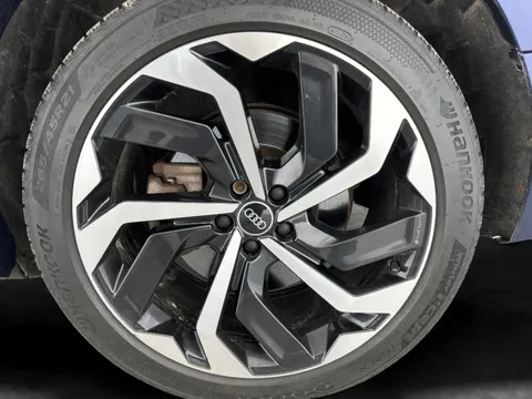 Thumbnail image for the Audi E-Tron 50 Black Edition Sportback  quattro 71.2kWh (11kW Charger)