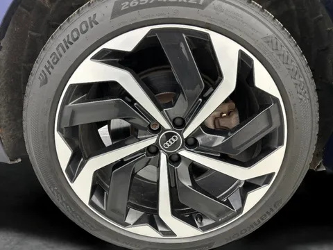 Thumbnail image for the Audi E-Tron 50 Black Edition Sportback  quattro 71.2kWh (11kW Charger)
