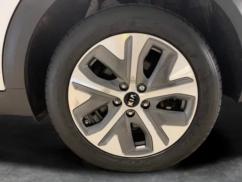 Thumbnail image for the Kia Niro 64kWh 3