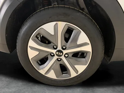 Thumbnail image for the Kia Niro 64kWh 3