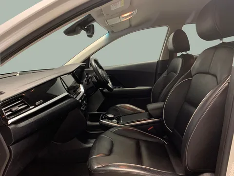 Thumbnail image for the Kia Niro 64kWh 3