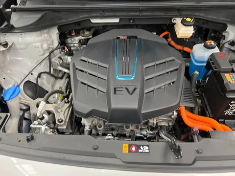 Thumbnail image for the Kia Niro 64kWh 3