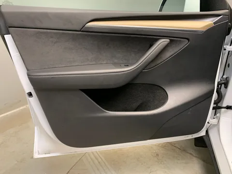 Thumbnail image for the Tesla Model Y SUV  RWD