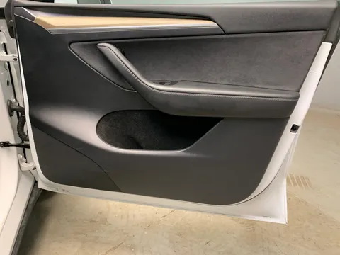 Thumbnail image for the Tesla Model Y SUV  RWD