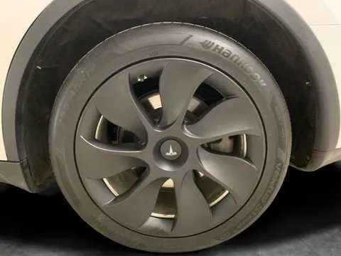 Thumbnail image for the Tesla Model Y (Dual Motor) Long Range   4WDE