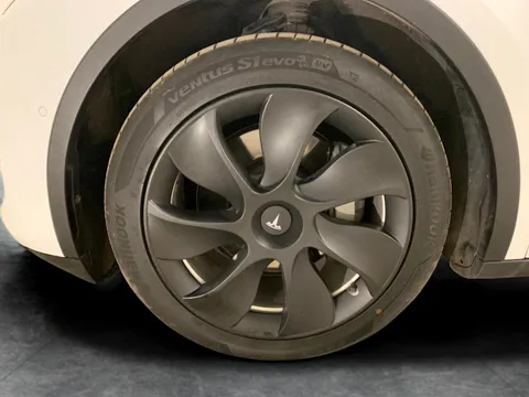 Thumbnail image for the Tesla Model Y (Dual Motor) Long Range   4WDE