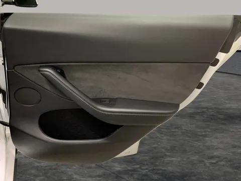 Thumbnail image for the Tesla Model Y (Dual Motor) Long Range   4WDE