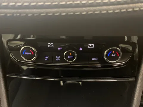 Thumbnail image for the Vauxhall Grandland X 1.2 Turbo SE Premium
