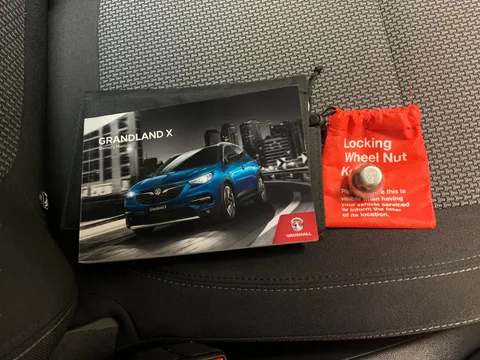 Thumbnail image for the Vauxhall Grandland X 1.2 Turbo SE Premium
