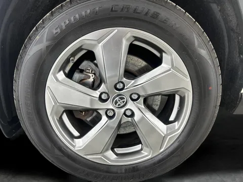 Thumbnail image for the Toyota RAV4 2.5 VVT-h Design    CVT
