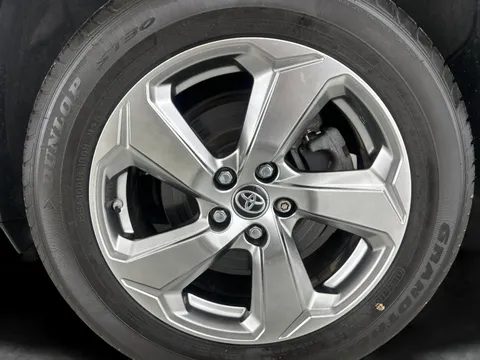 Thumbnail image for the Toyota RAV4 2.5 VVT-h Design    CVT