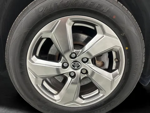 Thumbnail image for the Toyota RAV4 2.5 VVT-h Design    CVT