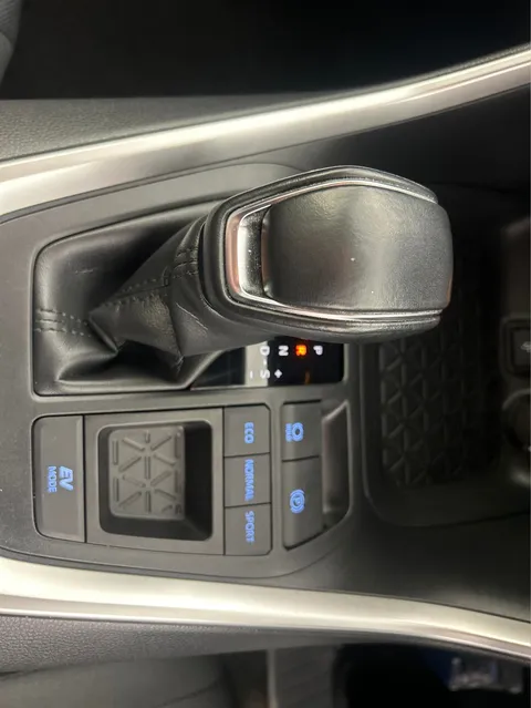 Thumbnail image for the Toyota RAV4 2.5 VVT-h Design    CVT